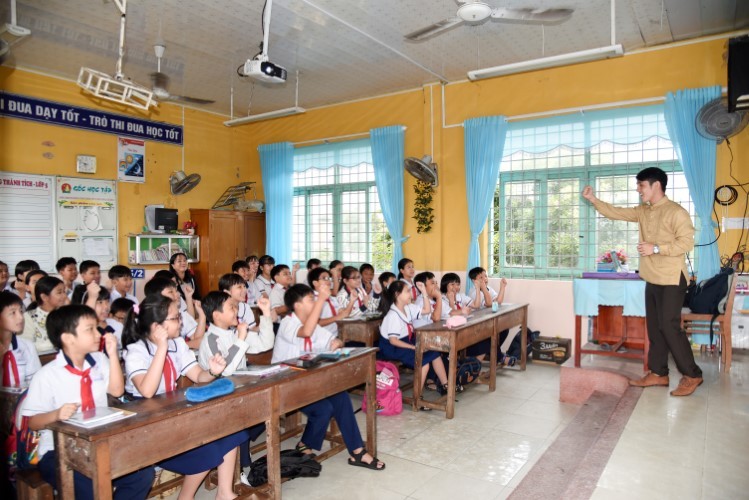 Sinh viên sư phạm Trường ĐH Đồng Tháp thực hành giảng dạy trong chương trình thực tập sư phạm.