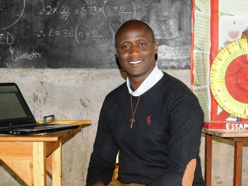 Nhà giáo Peter Tabichi - tấm gương sáng của giáo dục Kenya.