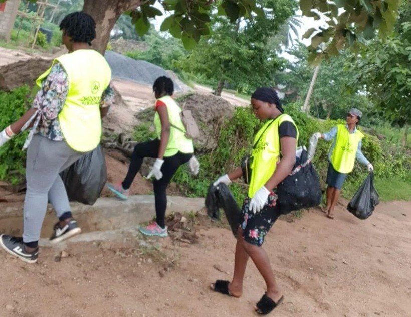 Nigeria: Sinh viên đi đầu trong chống lại rác thải nhựa  ảnh 2