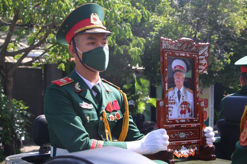 Di ảnh của Anh hùng Lực lượng Vũ trang nhân dân Kostas Nguyễn Văn Lập.