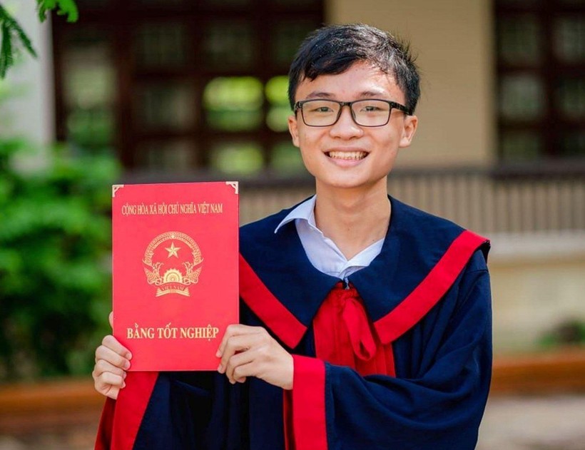 Em Nguyễn Ngọc Tân, thủ khoa Kỳ thi tốt nghiệp THPT năm 2022 tỉnh Tiền Giang.