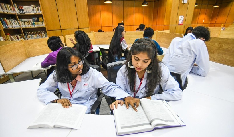 Sinh viên quốc tế trong một giờ học tại Trường ĐH Quốc tế Hồng Bàng.