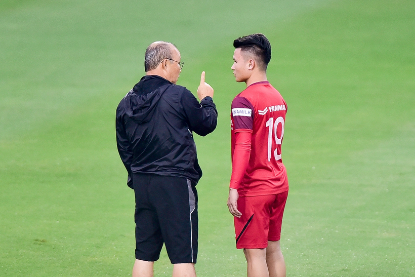 Huấn luyện viên Park Hang Seo sẽ phải tìm ra phương án thay Quang Hải tại AFF Cup 2022.