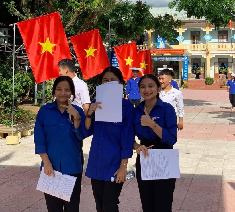 Học sinh Trường Phổ thông dân tộc nội trú Nam Trà My (huyện Nam Trà My, Quảng Nam) tham dự Kỳ thi tốt nghiệp THPT 2022