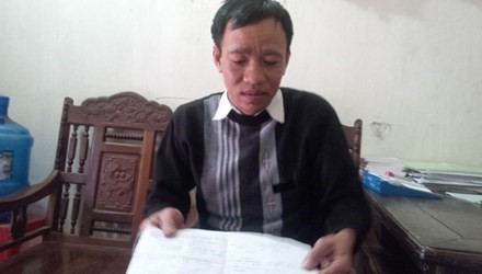 Ông Nguyễn Đình Khoáng - Trưởng Công an xã Cảnh Hưng khi làm việc với PV
