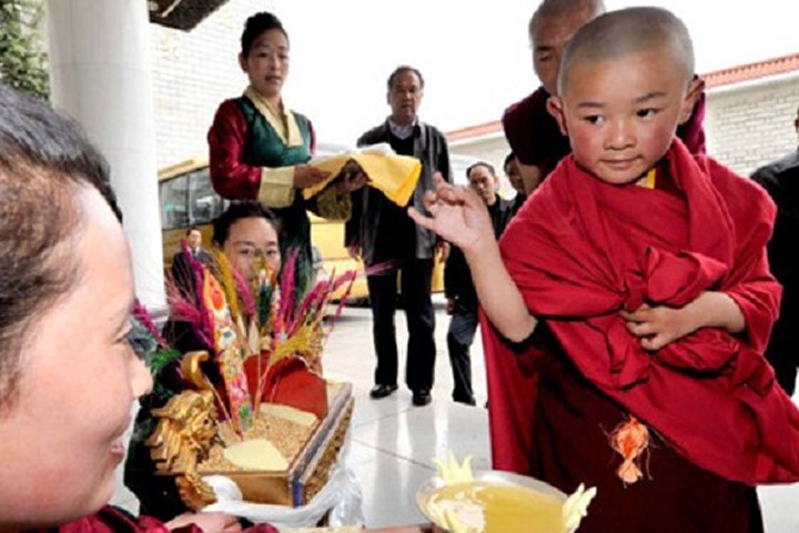 Những chuyện chưa biết về việc xác định Phật sống truyền thế ở Tây Tạng