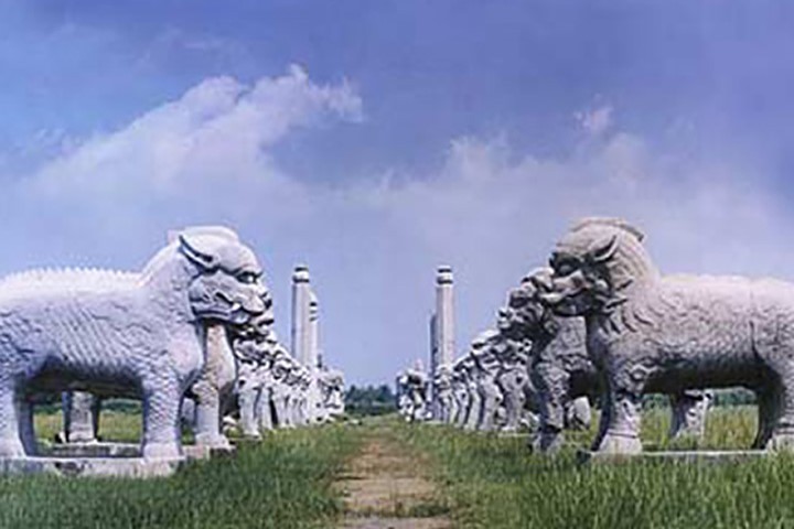Cận cảnh lăng mộ chứa hàng trăm tấn châu báu ở Trung Quốc