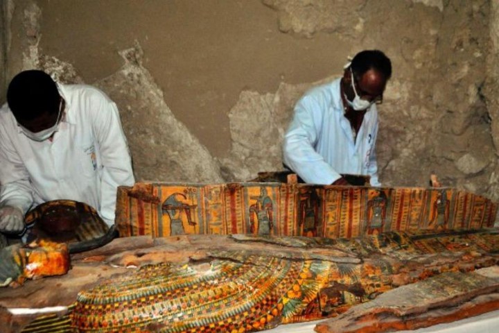 Quan tài này được các nhà khảo cổ học tìm thấy tại ngôi mộ 3.500 năm tuổi gần TP Luxor, Egypt. Ảnh: CNN