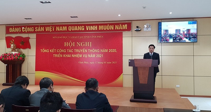 Giám đốc Sở GD&ĐT Vĩnh Phúc Nguyễn Văn Huyến phát biểu tại hội nghị