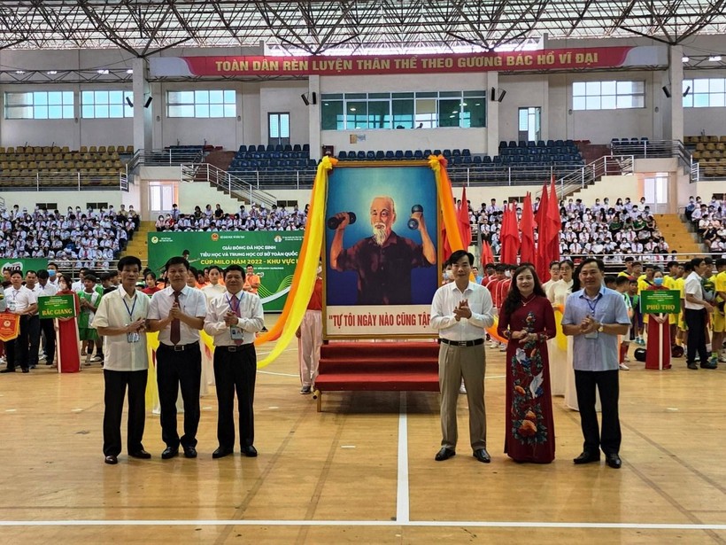 Bộ GD&ĐT cùng UBND tỉnh Phú Thọ tổ chức khai mạc Giải bóng đá học sinh tiểu học và trung học cơ sở toàn quốc Cúp Milo năm 2022 – Khu vực I.