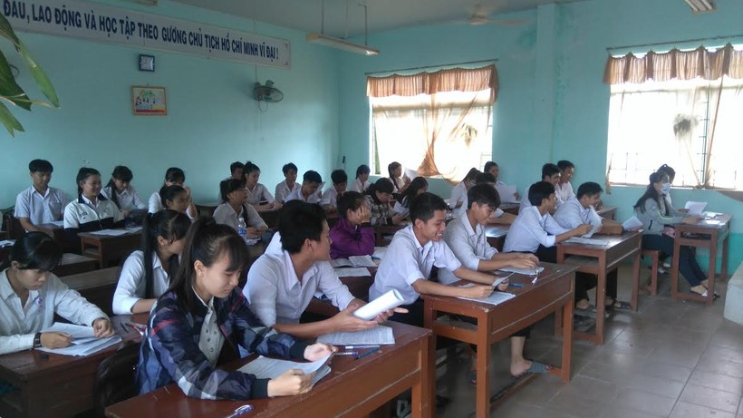 Học sinh Trường THPT Phú Điền trong giờ học
