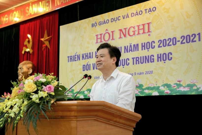 Thứ trưởng Bộ GD&ĐT Nguyễn Hữu Độ phát biểu tại hội nghị.