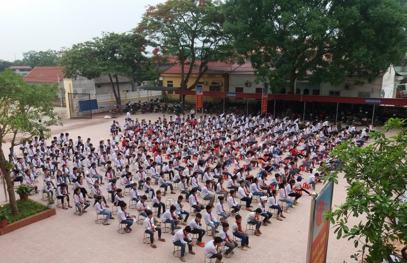 Một buổi sinh hoạt dưới cờ tại Trường THCS Tân Phương (huyện Thanh Thủy, Phú Thọ).