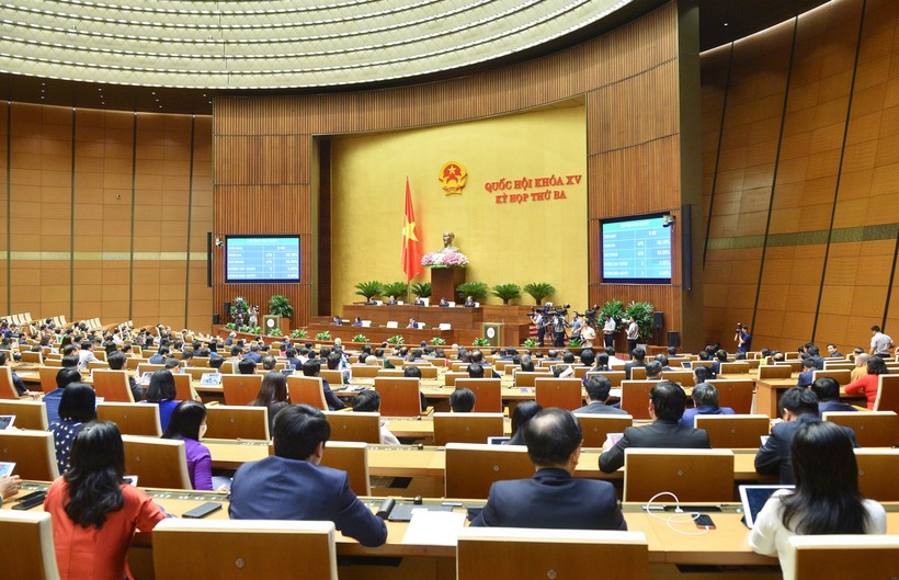 Toàn cảnh phiên biểu quyết thông qua Nghị quyết Kỳ họp thứ 3, Quốc hội khóa XV.