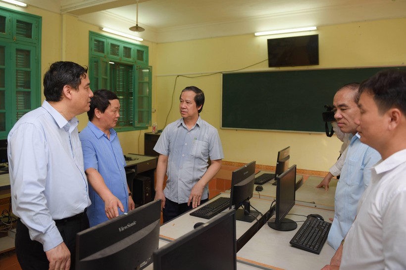 Bộ trưởng Nguyễn Kim Sơn: Chính quyền địa phương quan tâm hơn nữa đến ngành Giáo dục ảnh 1