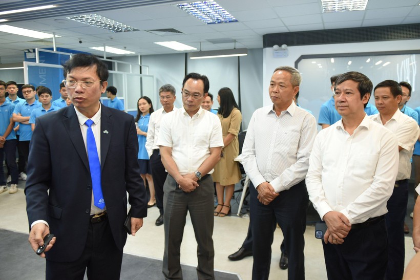 Bộ trưởng Nguyễn Kim Sơn: Mong Trường Đại học CMC trở thành hình mẫu cho mô hình đại học số ảnh 3