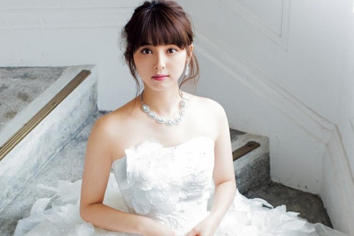 Giai nhân đẹp nhất Nhật Bản ngọt ngào trong váy cưới