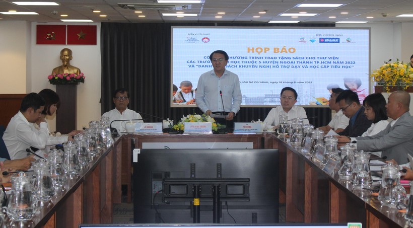 Hơn 50.000 đầu sách sẽ được trao tặng cho trường Tiểu học 5 huyện ngoại thành TP Hồ Chí Minh ảnh 1