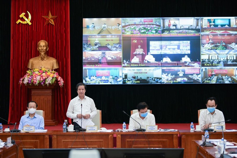 Bộ trưởng Bộ GD&ĐT Nguyễn Kim Sơn phát biểu tại Hội nghị trực tuyến về công tác tổ chức thi tốt nghiệp Trung học Phổ thông năm 2021.