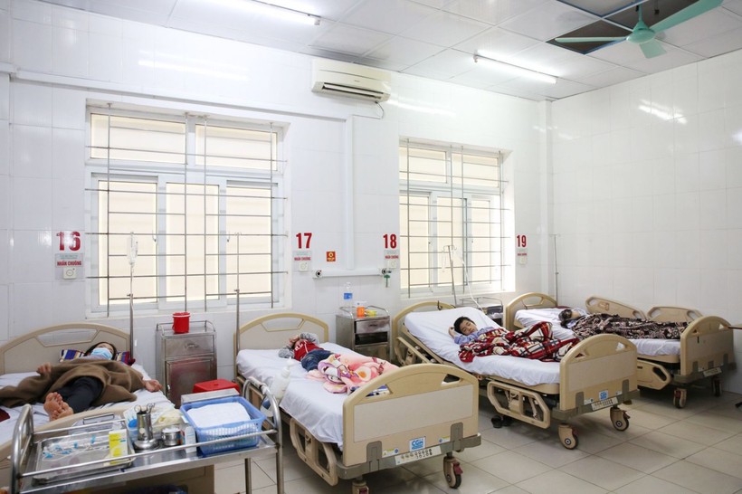 5 bệnh nhân đang được cấp cứu tại BV Đa khoa Hà Tĩnh (ảnh: Tuấn Dũng) 