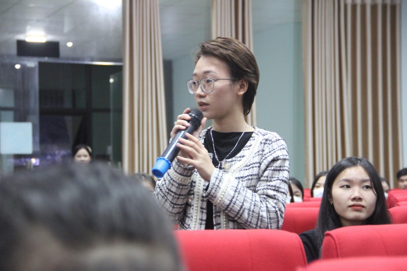 Sinh viên Hà Tĩnh làm kịch tương tác tuyên truyền sức khỏe sinh sản ảnh 5