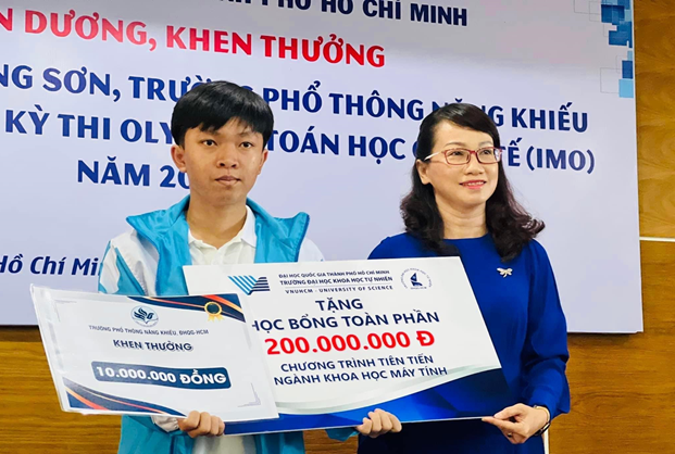 Em Phạm Hoàng Sơn đạt giải kỳ thi Olympic quốc tế nhận học bổng vào Trường ĐH KHTN - ĐHQG TP.HCM