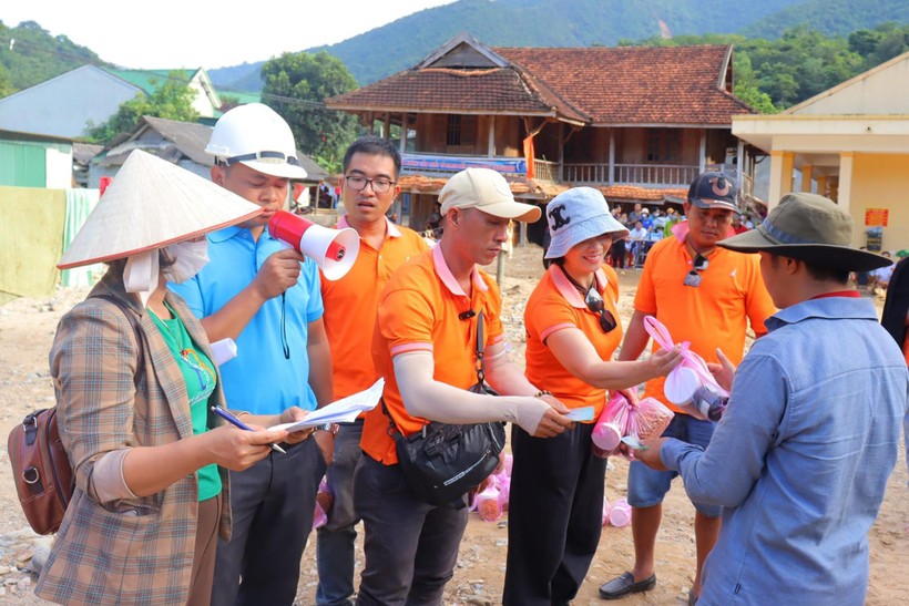 Cả nước chung tay hỗ trợ Nghệ An khắc phục hậu quả mưa lũ ảnh 3