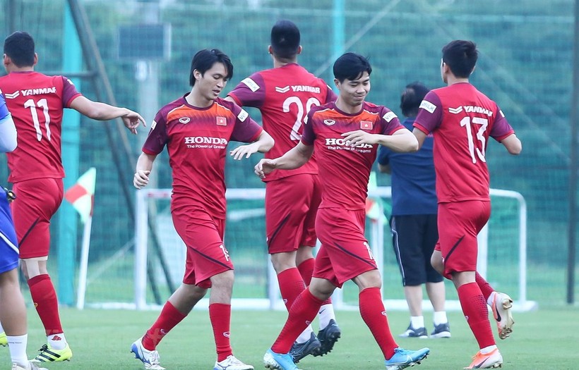Tuyển Việt Nam thiếu vắng nhiều cầu thủ ở trận gặp tuyển Lào.