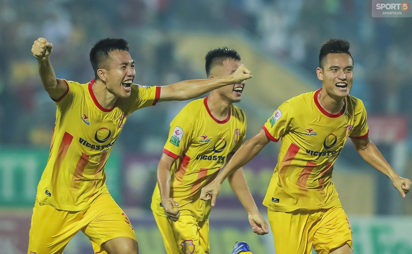 Trận đấu giữa Hoàng Anh Gia Lai và Nam Định đón 50% khán giả vào sân.