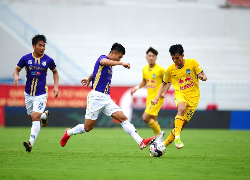 HAGL để thua Hà Nội FC trong ngày thiếu vắng Công Phượng ở vòng 11 V.League.