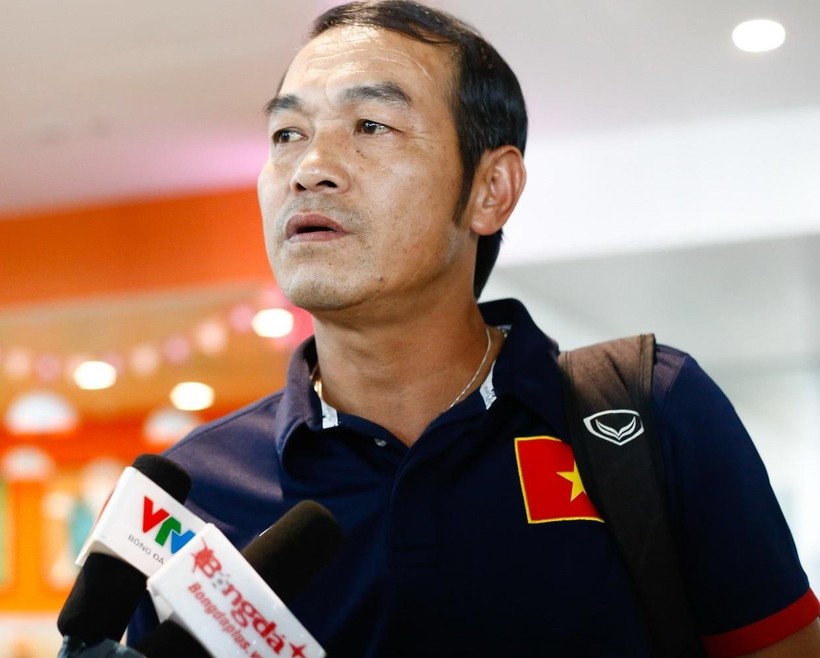 HLV Đinh Thế Nam tin tưởng tuyển Việt Nam sẽ vượt qua vòng bảng AFF Cup 2022.