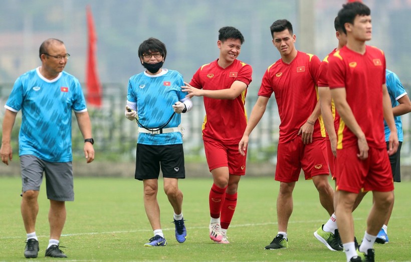 HLV Park Hang Seo chia tay bóng đá Việt Nam sau 5 năm gắn bó.