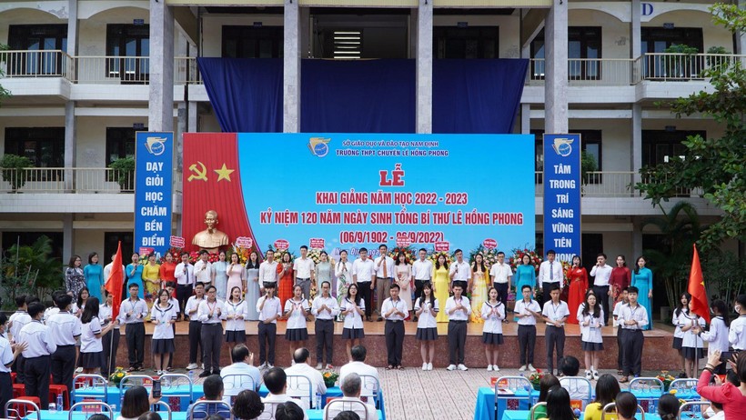 Nam Định: Kỷ niệm 120 năm ngày sinh Tổng Bí thư Lê Hồng Phong vào dịp khai giảng năm học mới ảnh 3