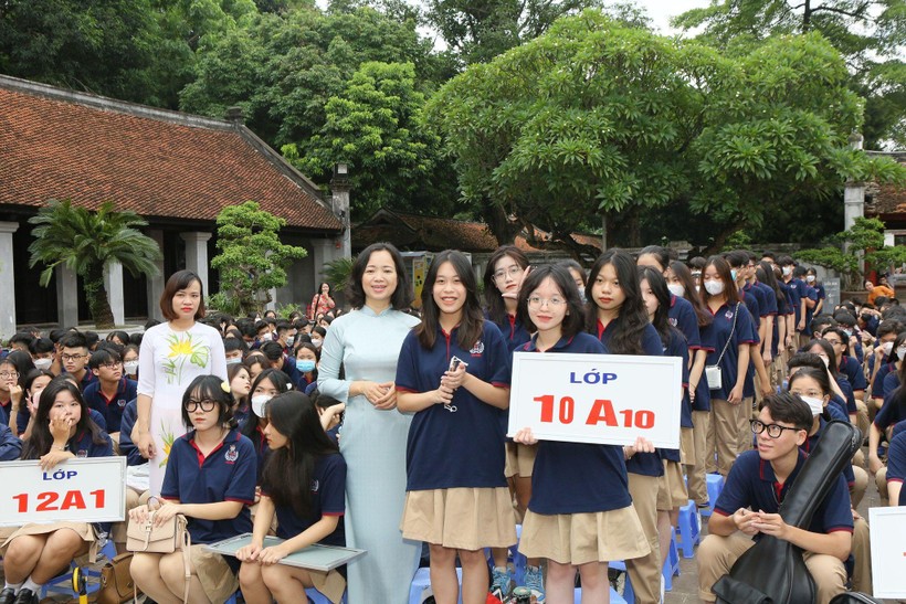 Năm học 2022-2023, Trường THPT Văn Hiến tuyển sinh gần 500 học sinh vào lớp 10.