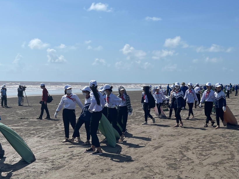 Nam Định phát động chiến dịch chung tay làm sạch môi trường biển  ảnh 6