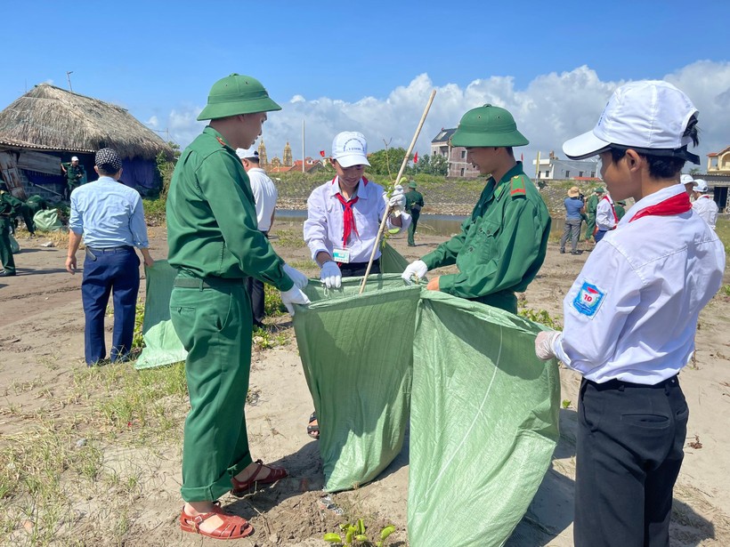 Nam Định phát động chiến dịch chung tay làm sạch môi trường biển  ảnh 4