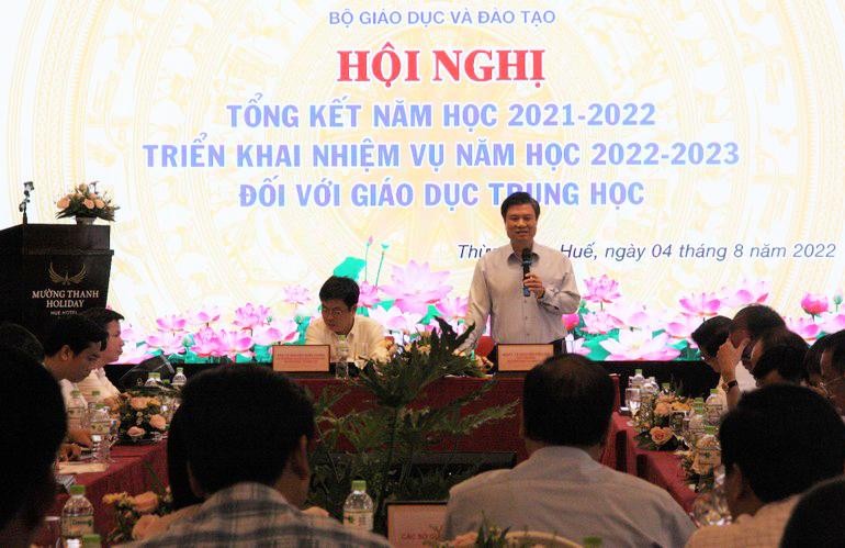 Thứ trưởng Bộ GD&ĐT Nguyễn Hữu Độ phát biểu kết luận hội nghị.