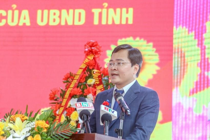 Ông Nguyễn Anh Tuấn, Ủy viên Trung ương Đảng, Bí thư Tỉnh ủy Bắc Ninh phát biểu tại Lễ kỷ niệm 50 năm thành lập Trường THPT Gia Bình số 1.