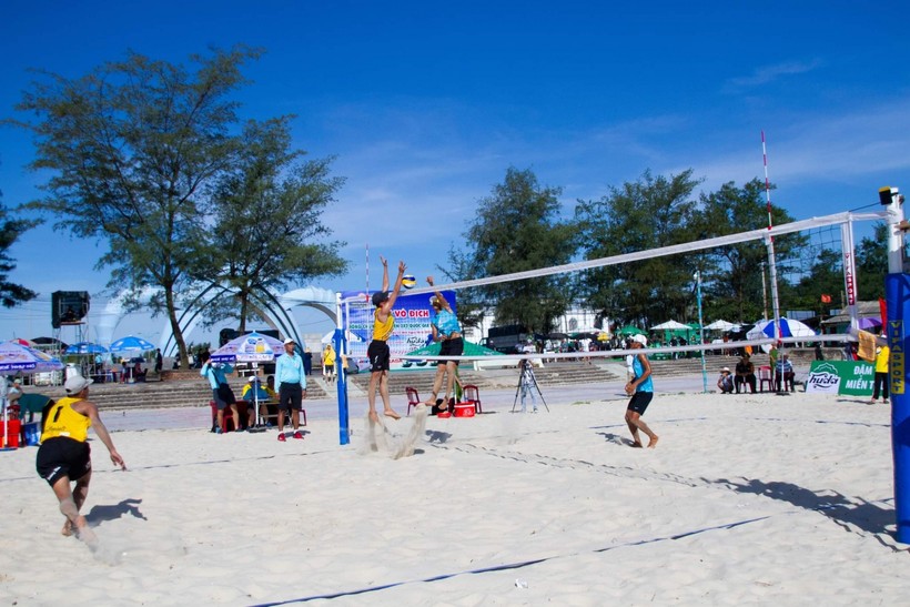 Giải vô địch Bóng chuyền bãi biển 2x2 quốc gia diễn ra đến ngày 26/6.