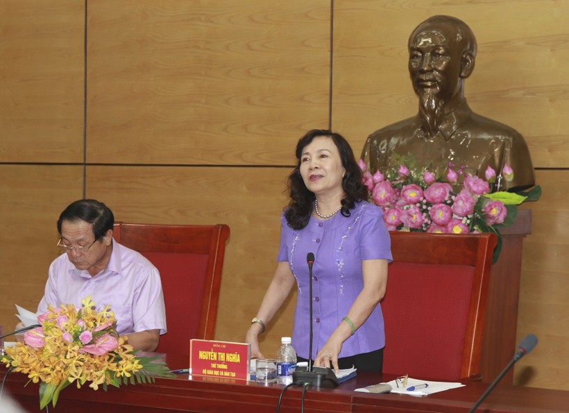Thứ trưởng Bộ GD&ĐT Nguyễn Thị Nghĩa phát biểu tại buổi làm việc