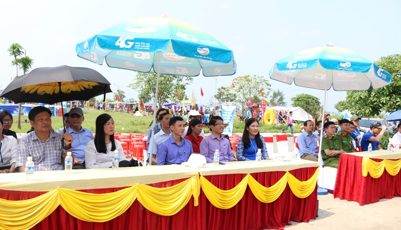 Tưng bừng Hội trại sinh viên Việt – Lào 