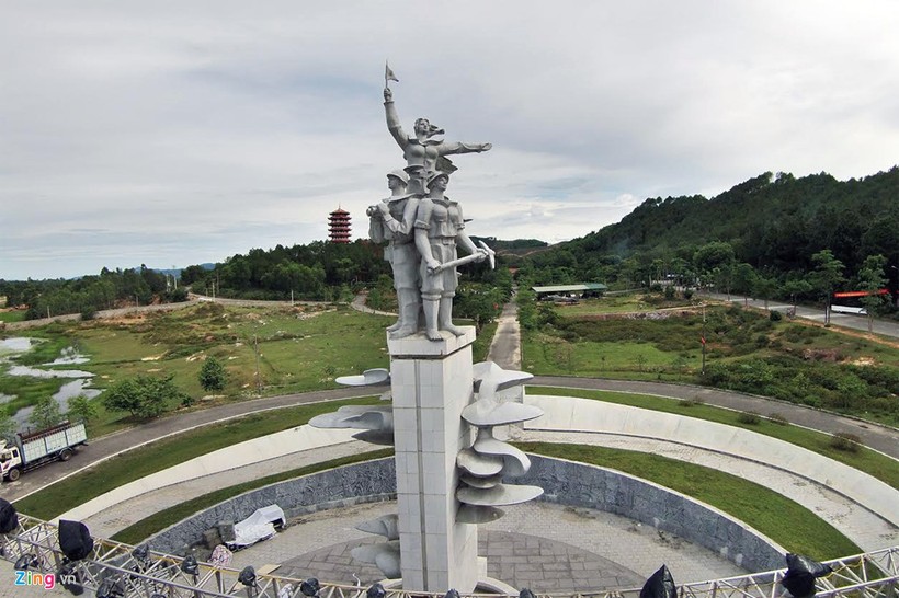 Tượng đài chiến thắng Ngã Ba Đồng Lộc