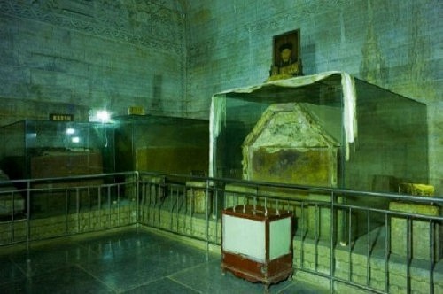 Bí ẩn thi thể Lệnh phi vẫn nguyên vẹn sau 153 năm chôn cất trong lăng mộ Càn Long