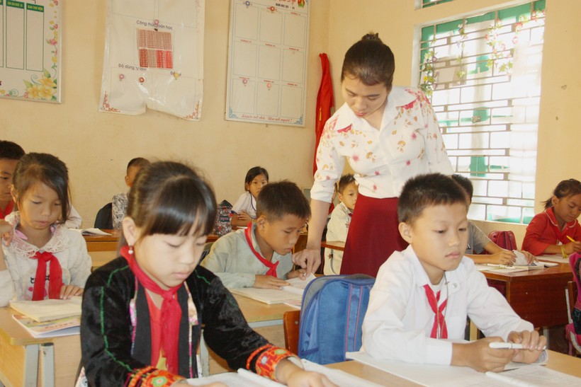 Một tiết học tiếng Việt của cô và trò Trường PTDTBT Tiểu học An Lương (huyện Văn Chấn, Yên Bái)