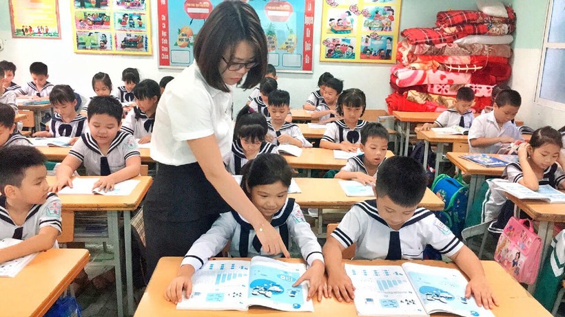 Học sinh tiểu học tỉnh Phú Thọ thích thú khi được học ngoại ngữ thông qua môn học Toán và KHTN