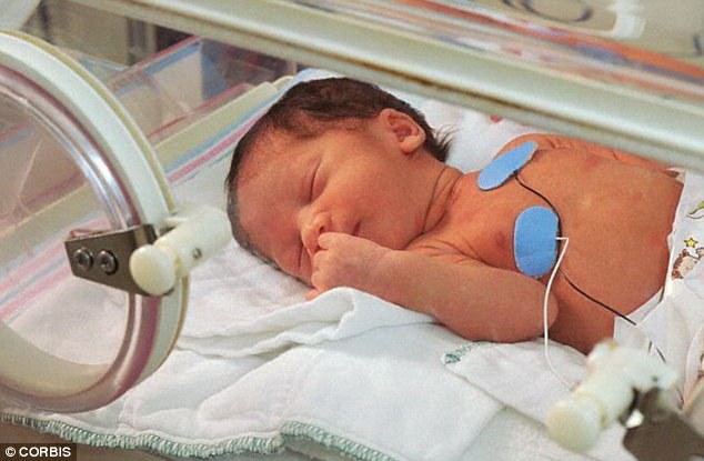 Chuyên gia Mỹ cảnh báo rủi ro chết người khi sinh con tại nhà theo phương pháp “thuận tự nhiên“