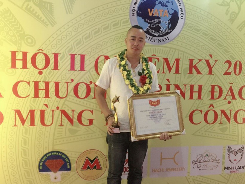 Tác giả nhận giải Bàn tay vàng năm 2019

