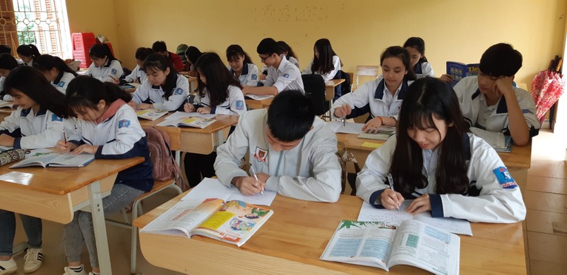 HS Trường THPT Đầm Hồng (Tuyên Quang) ôn thi THPTQG 2019 môn Tiếng Anh. Ảnh: Chu Nhất Đại