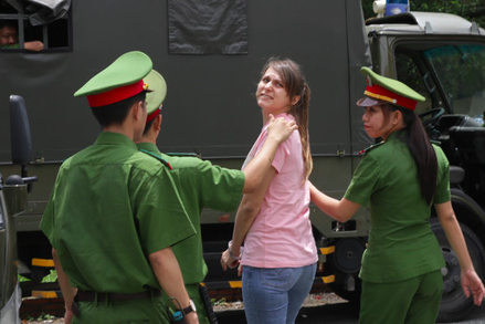 Tú bà người Nga môi giới mại dâm lĩnh án 3 năm tù.