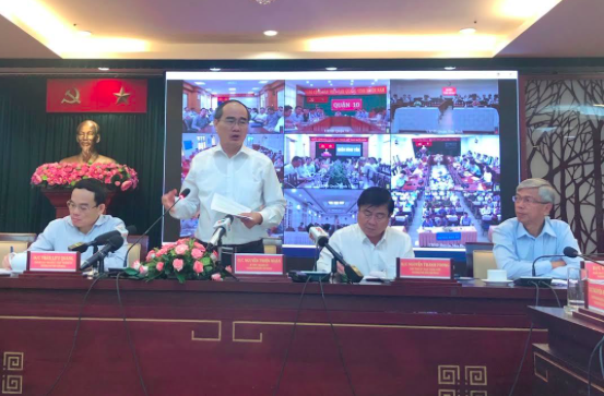 Bí thư Thành ủy TPHCM Nguyễn Thiện Nhân và các lãnh đạo TP chủ trì hội nghị.

